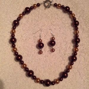Necklace/earnings set